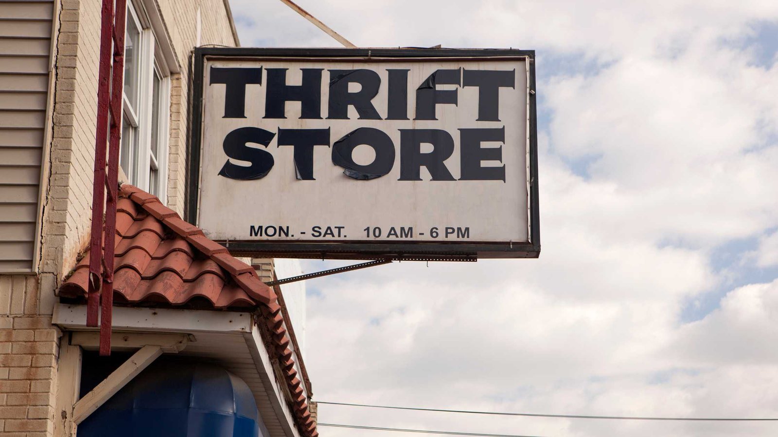 BAM-DPR Dorong Pemahaman Mendalam soal Fenomena Thrifting