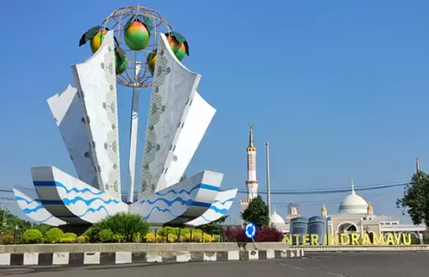 Viral di Indramayu: Penampakan Patung Presiden Soekarno Miring Jadi Sorotan