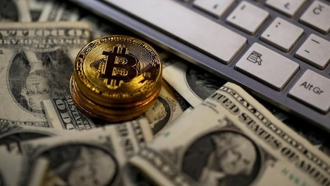 Strategi Finansial Global: Memilih Aplikasi Bitcoin Terbaik di Tengah Tren De-Dollarization 2025