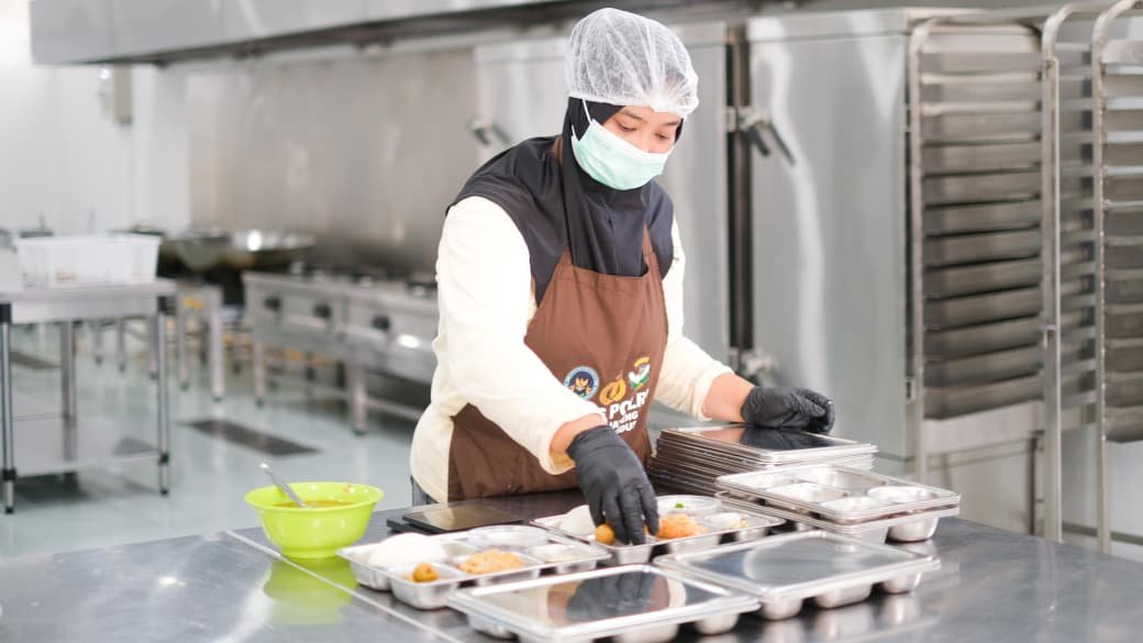 MBG Kudus Sajikan Kuliner Nusantara, Menu Soto Kudus untuk Ribuan Siswa