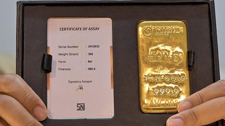 Harga Emas Pegadaian Hari Ini Kompak Turun