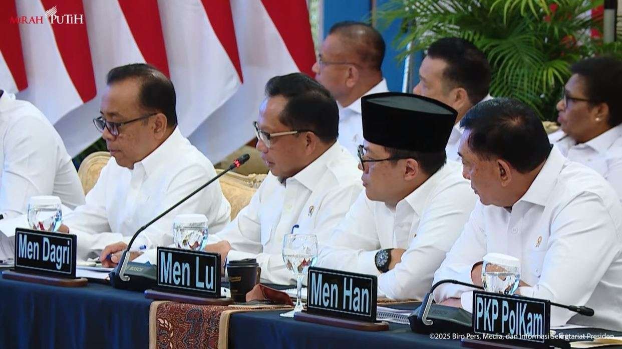 Mendagri Dorong Pemanfaatan Pakaian Reject Ekspor untuk Korban Bencana