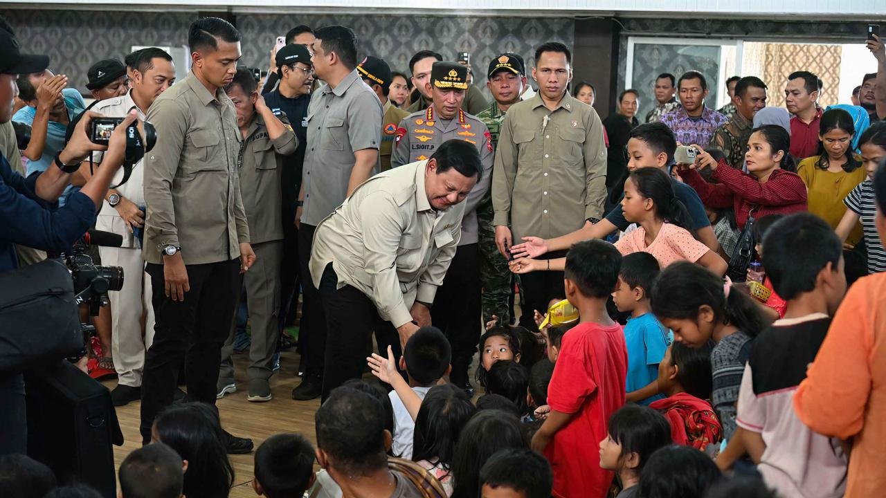 Anak Pengungsi Berminat Jadi Tentara, Prabowo Minta Bimbingan Sjafrie