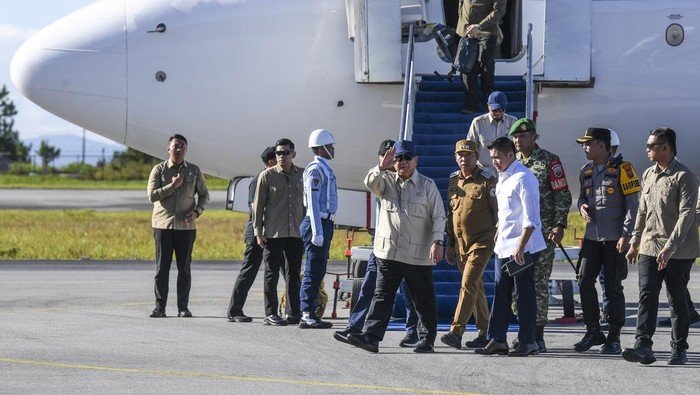 Tinjau Lokasi Banjir, Prabowo Pastikan Kerusakan di Padang Pariaman Diinventarisir