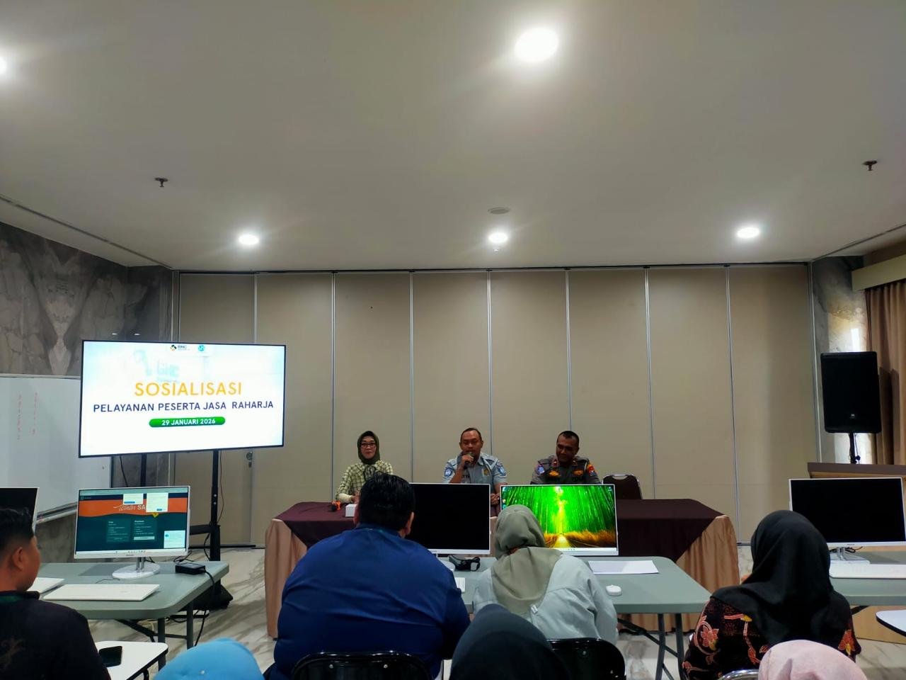 PJ Jasa Raharja Samsat Sumenep Melaksanakan Kegiatan Sharing & Caring Bersama Kanit Gakkum Polres Sumenep di RS Baghraf Health Care Sumenep