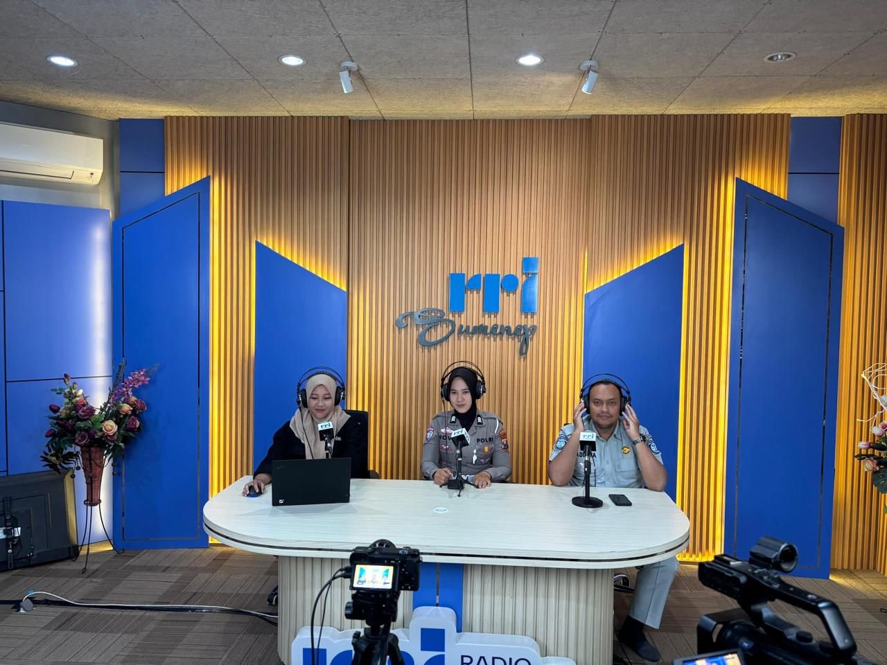 PT Jasa Raharja Samsat Sumenep Bersama Kamsel Polres Sumenep Gelar Sosialisasi Operasi Keselamatan Semeru 2026 di RRI Sumenep