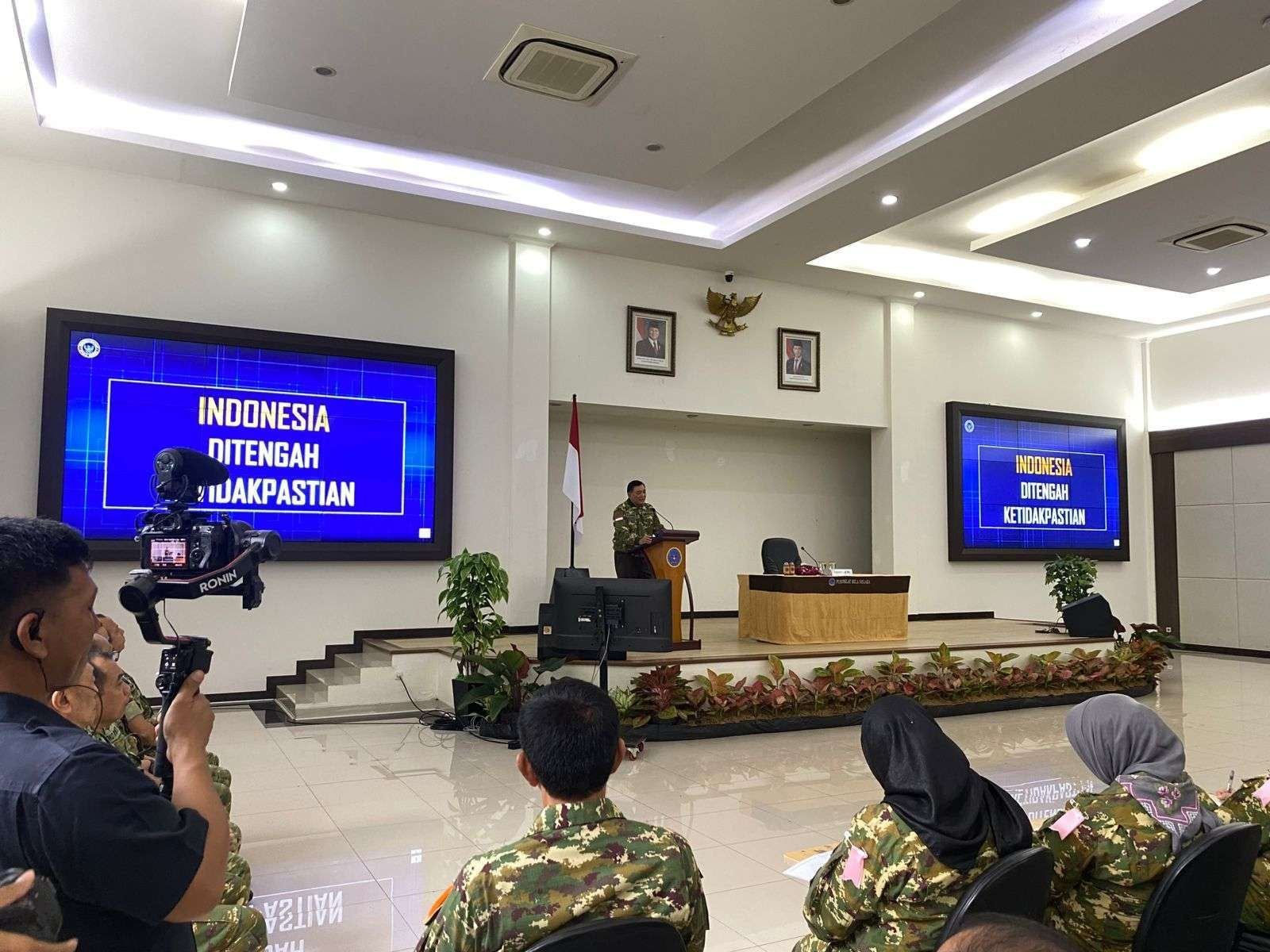 Menhan Sjafrie Ingatkan PWI Soal Dampak Ketidakpastian Global