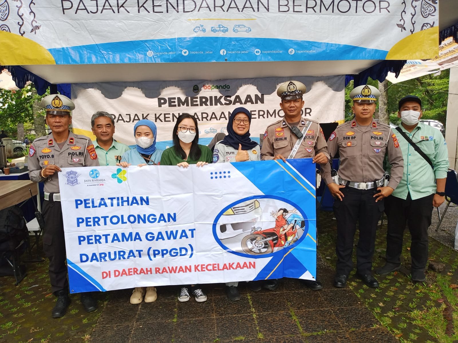 Pelaksanaan Pelatihan PPGD oleh Jasa Raharja Bandung di Taman Tugu KTT Jalan Pajajaran