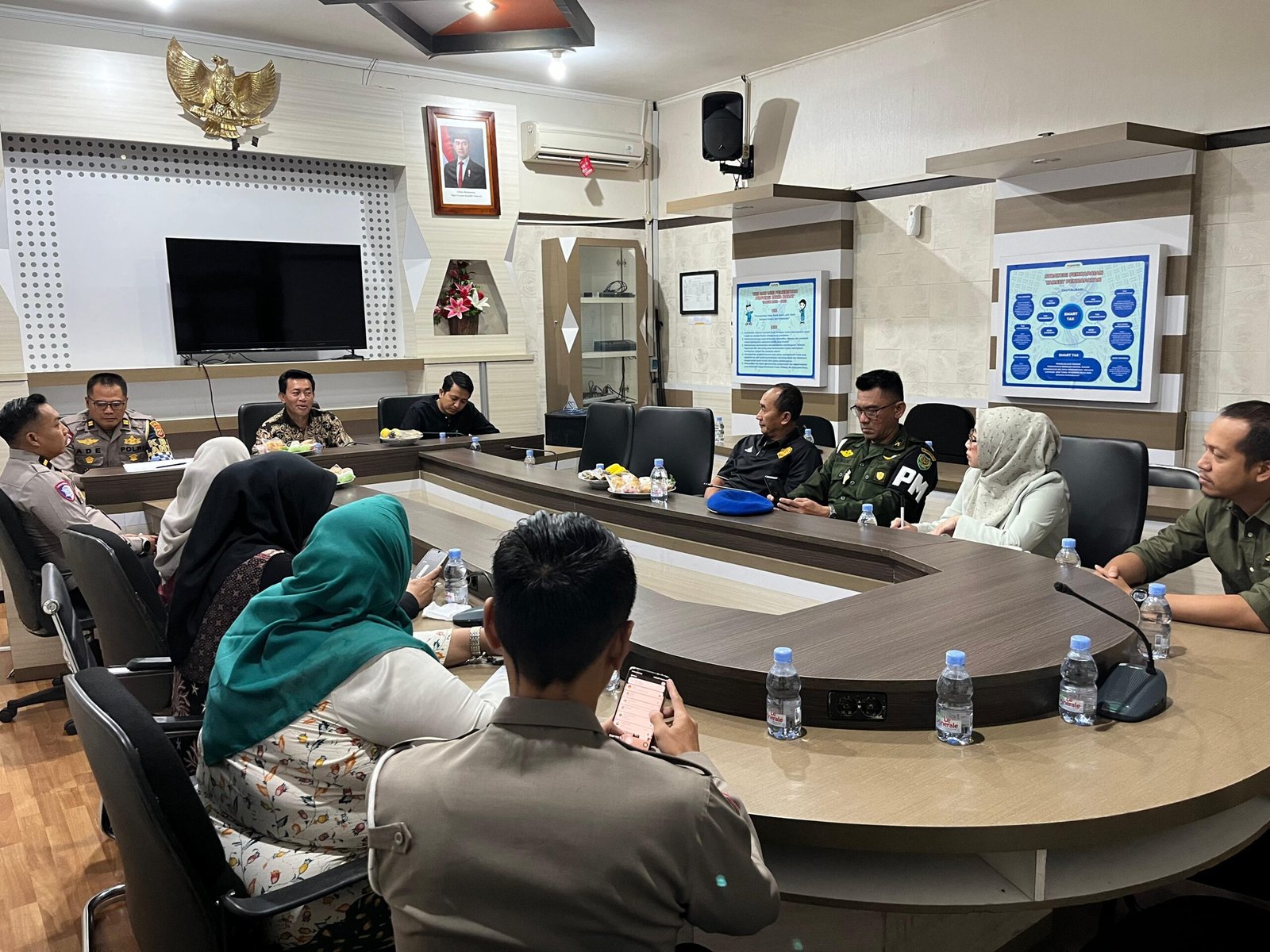 Wujudkan Tertib Berkendara, Pilar – Pilar FLLAJ dan Tim Pembina Samsat Kota Sukabumi Bahas Operasi Gabungan Pajak Kendaraan Bermotor