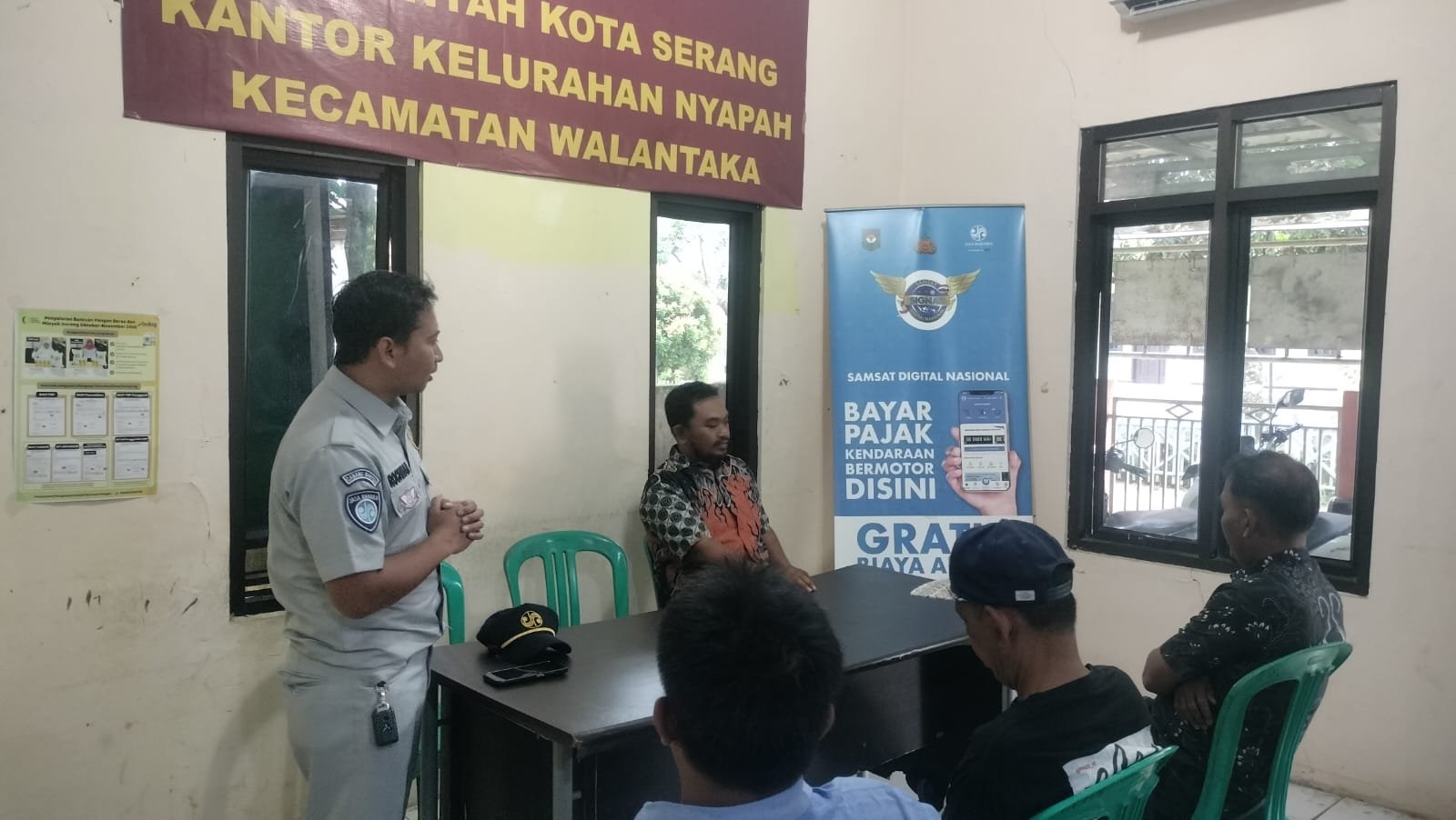 Jasa Raharja Kanwil Banten Laksanakan Kegiatan SIGAP Instansi dan Sosialisasi Aplikasi SIGNAL di Kantor Kelurahan Nyapah, Walantaka.