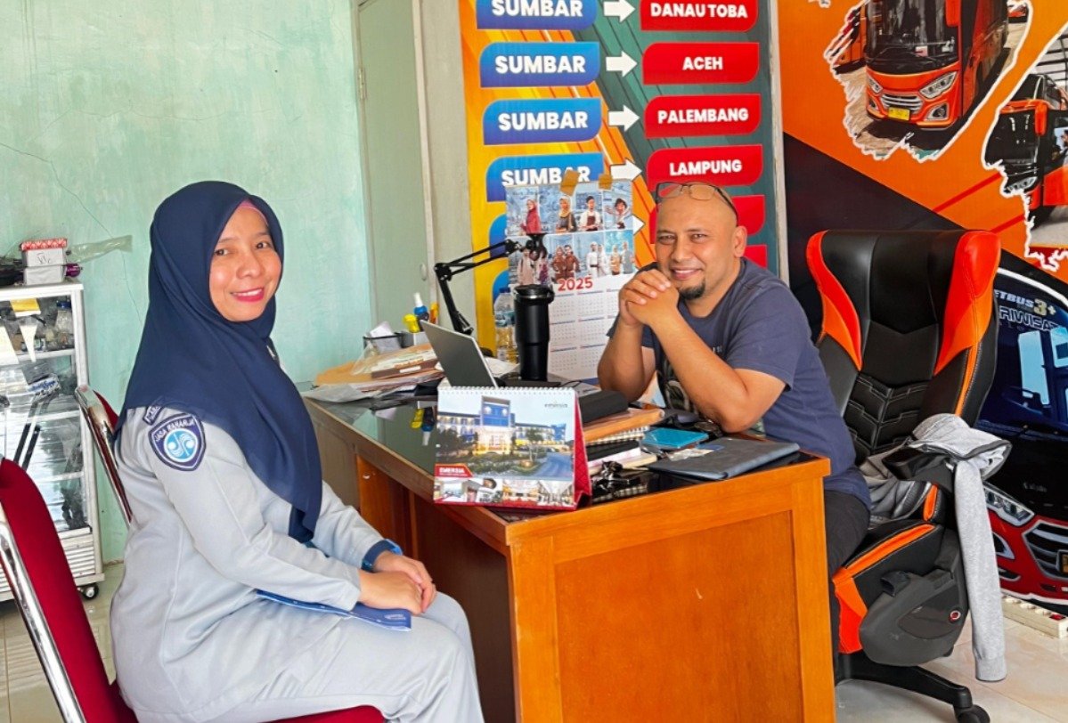 Jasa Raharja Bukittinggi Perkuat Sinergi dengan PO Aye Kamikho Holiday, Sosialisasikan Pembayaran Iuran Wajib Melalui JRku