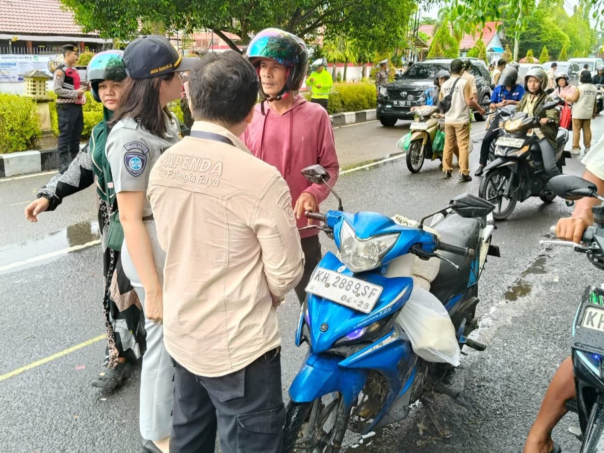 Operasi Gabungan di Stadion Sanaman Mantikei, Jasa Raharja Kalteng Ingatkan Tertib Pajak dan Keselamatan
