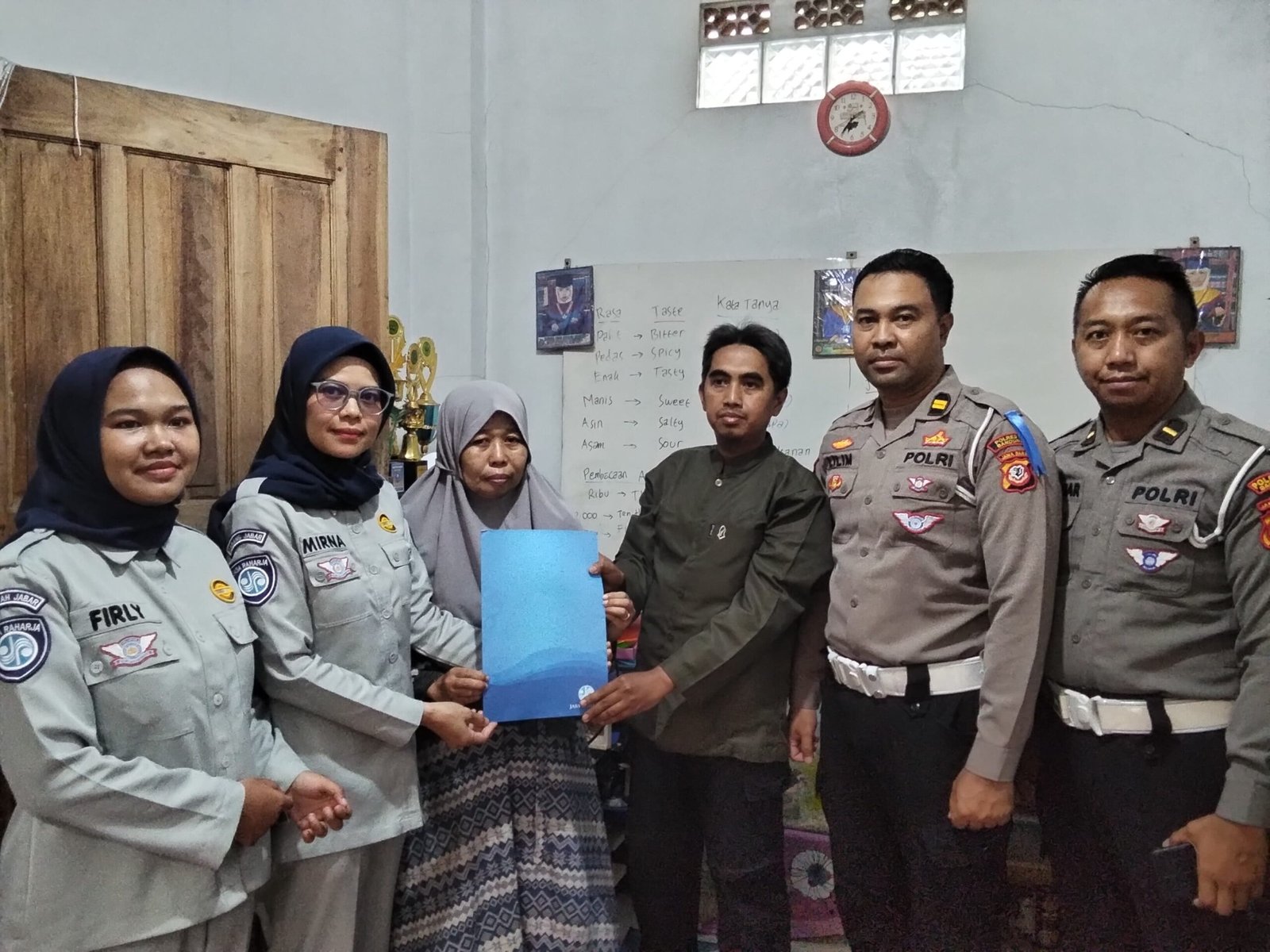 Jasa Raharja Jawa Barat Serahkan Santunan kepada Ahli Waris Korban Kecelakaan di Dayeuh Kolot