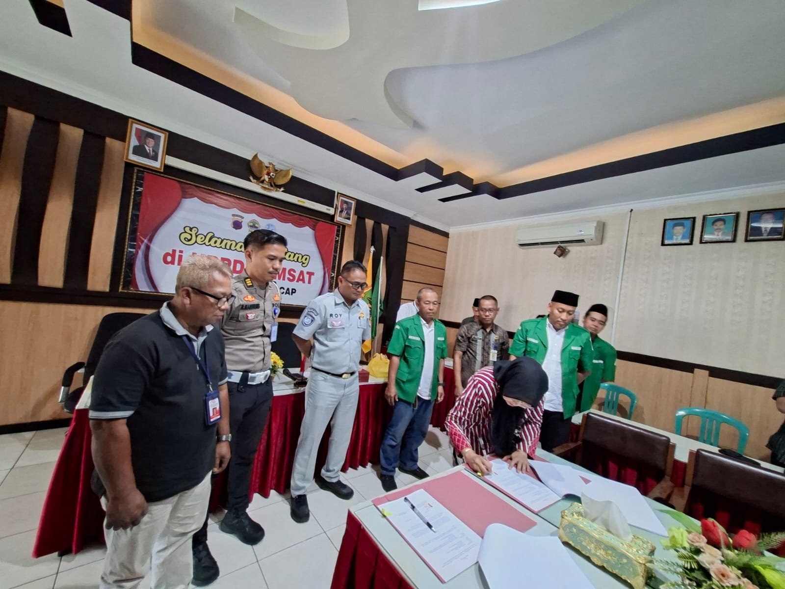 Jasa Raharja Purwokerto dan Tim Pembina Samsat Cilacap Gandeng Pemuda Ansor dan Koperasi Merah Putih dalam Program Samsat Budiman