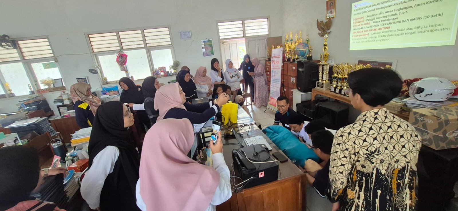 Jasa Raharja Karawang Gelar Pelatihan PPGD di SMPN 1 Telagasari, Tingkatkan Kesiapsiagaan Penanganan Kecelakaan