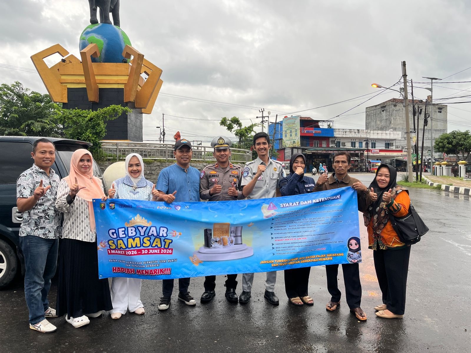 Jasa Raharja bersama Tim Samsat Pringsewu Bagikan Takjil dan Sosialisasikan Program Gebyar Samsat