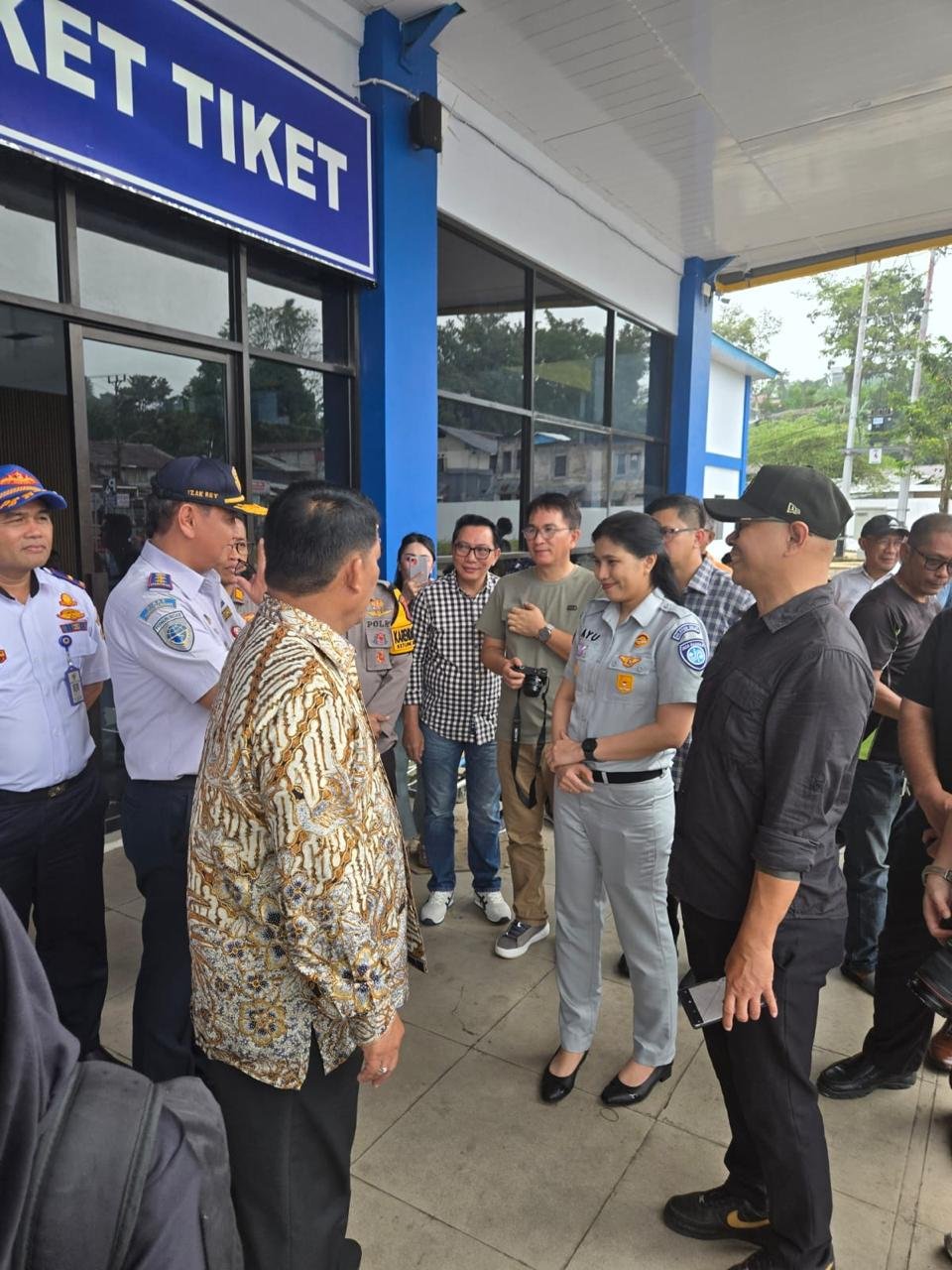 Peninjauan kesiapan terminal malalayang dalam menghadapi periode angkutan lebaran 1447 H Tahun 2026 oleh Gubernur Sulawesi Utara bersama Jasa Raharja