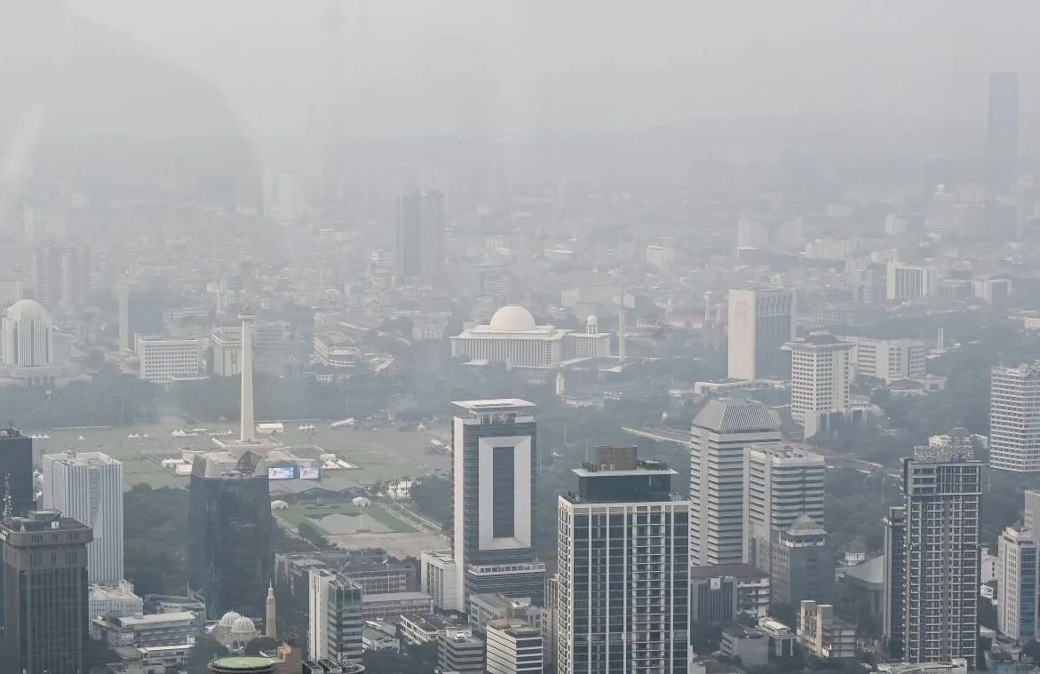 Kembali Beraktivitas, Warga Jakarta Disambut Kualitas Udara Tidak Sehat