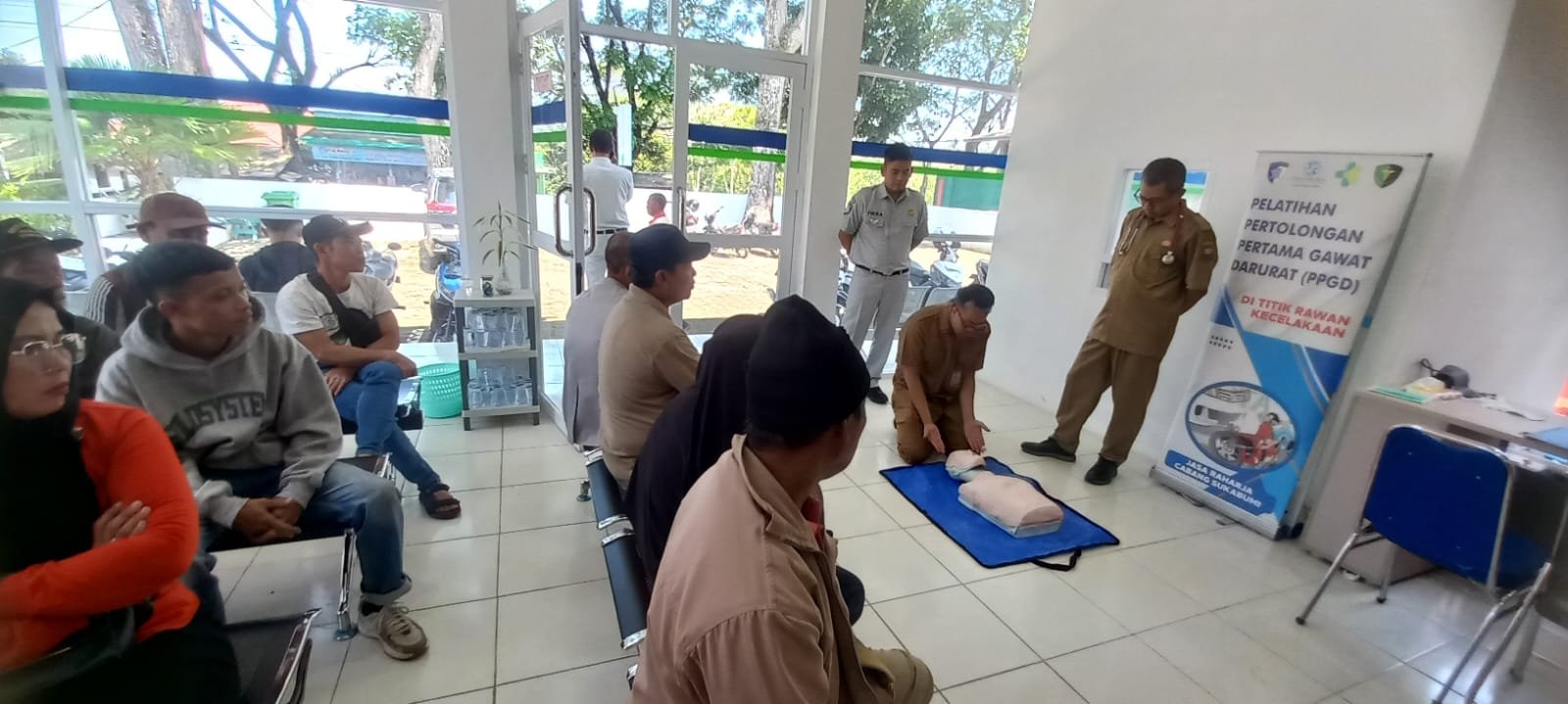 Jasa Raharja Cabang Sukabumi dan RSUD Pagelaran Cianjur Gelar PPGD dan MUKL di Samsat Cibinong Cianjur Tingkatkan Keselamatan Masyarakat