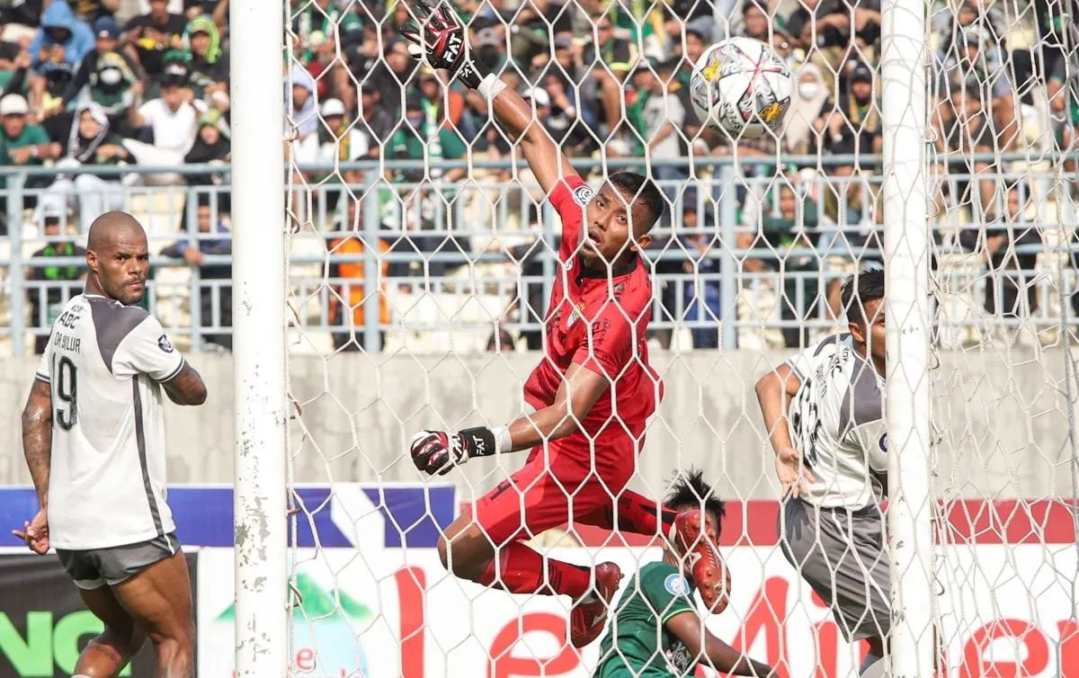 Respons Berkelas Teja Paku Alam Soal Rekor Clean Sheet Legendaris Yoo Jae-hoon