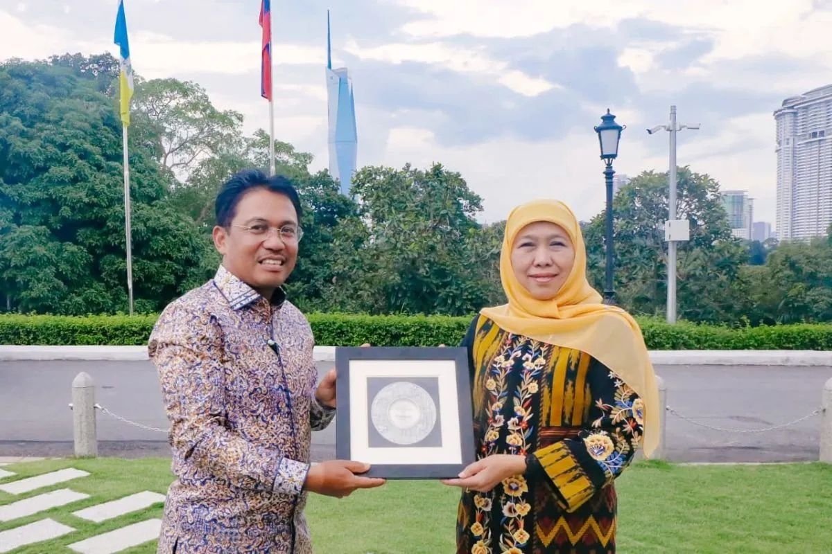 Perkuat Ekonomi Daerah, Gubernur Dorong Bank Jatim Go Global Lewat Sektor Syariah