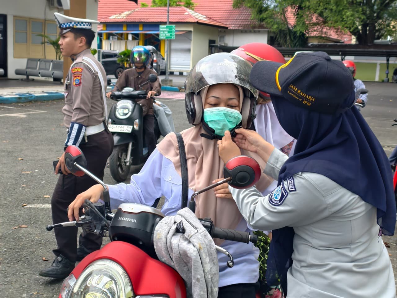 Tim Pembina Samsat Banjarbaru Sosialisasi Pengendara terkait Kepatuhan Kendaraan Bermotor