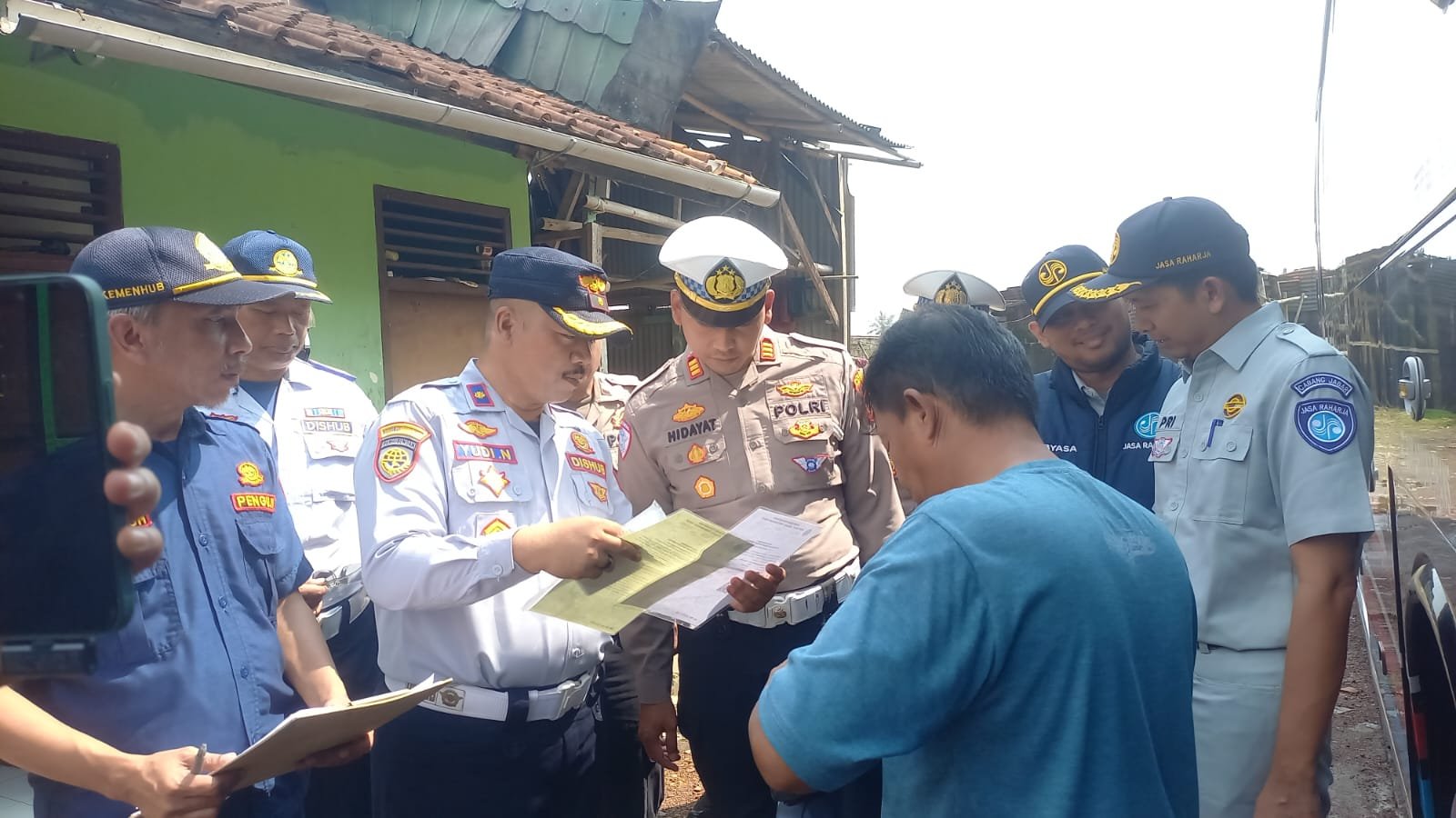 Peningkatan Keselamatan Transportasi Jalan, FLLAJ Kabupaten Sukabumi Laksanakan Inspeksi Armada Bus dan Pemeriksaan Kesehatan Awak Kendaraan