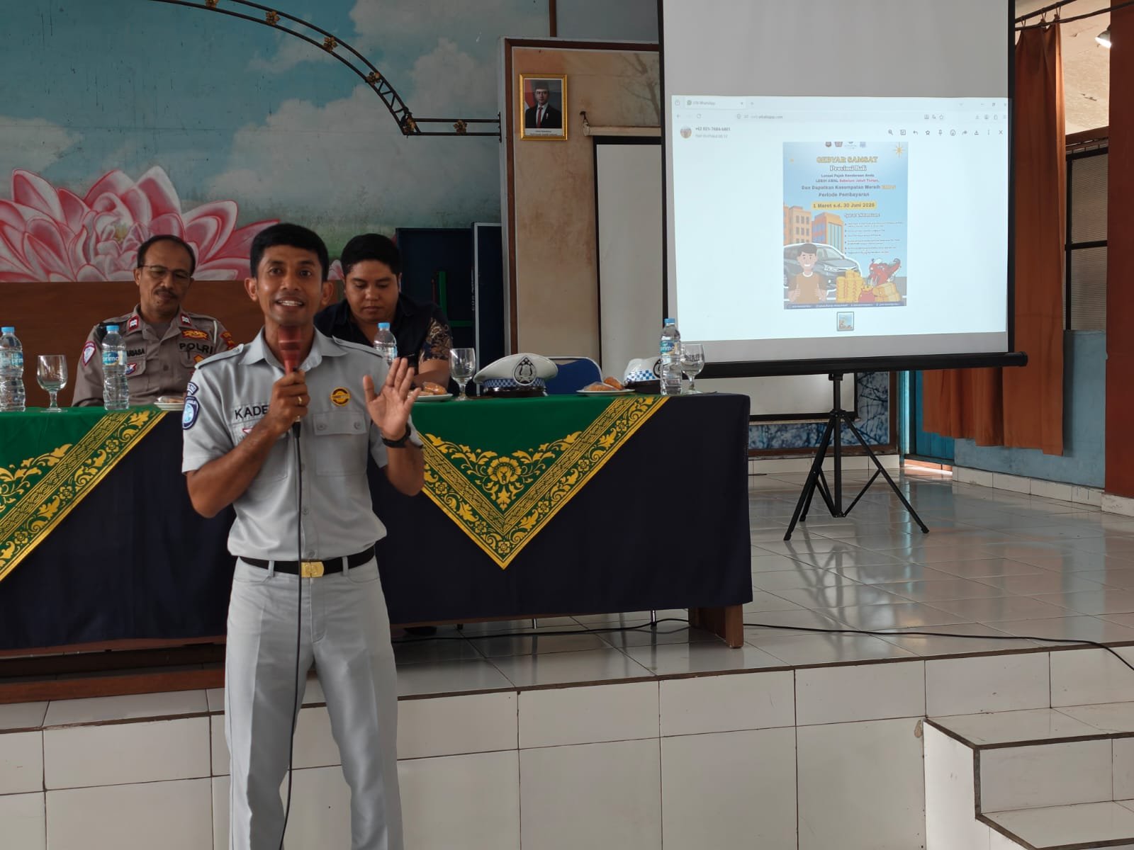 Samsat Gerai Dalung Sosialisasikan Program Gebyar Emas kepada Pelajar SMK Pariwisata Dalung