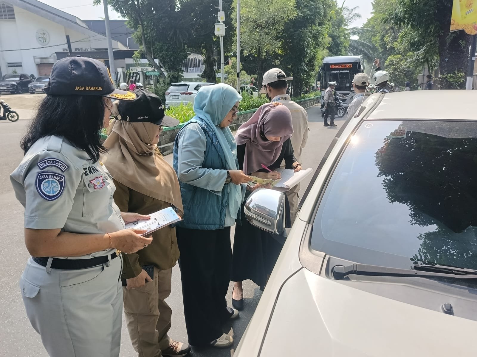 Tim Pembina Samsat Kota Bogor Perkuat Kepatuhan Pajak Kendaraan Lewat Operasi Gabungan 