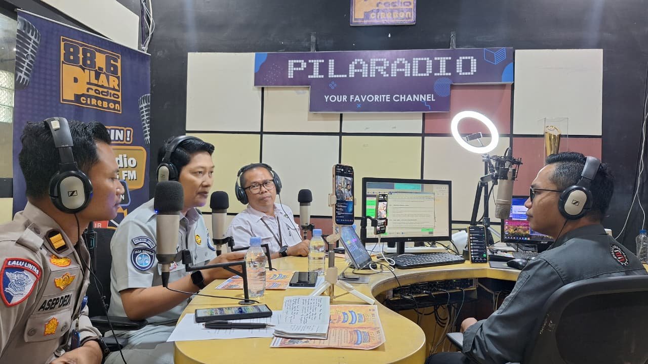 Wujud Negara hadir, Jasa Raharja Cabang Cirebon Gelar Talkshow Kesamsatan, Keselamatan Lalu Lintas dan Gebyar Apresiasi Wajib Pajak Di Pilar Radio Cirebon