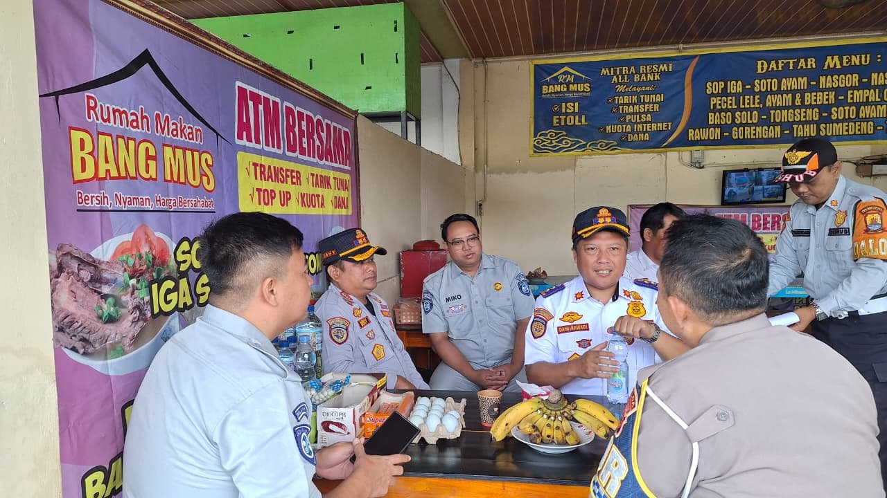 Tekan Angka Kecelakaan Lalu Lintas, Jasa Raharja Cabang Cirebon Gelar Forum Komunikasi Lalu Lintas (FKLL) dan Sosialisasi Keselamatan Berkendara di Rest Area KM 207/A Tol Palikanci Kab Cirebon