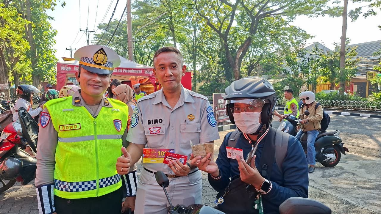Tim Pembina Samsat Semarang Sosialisasi Kepatuhan Pajak Kendaraan di Jalan Siliwangi