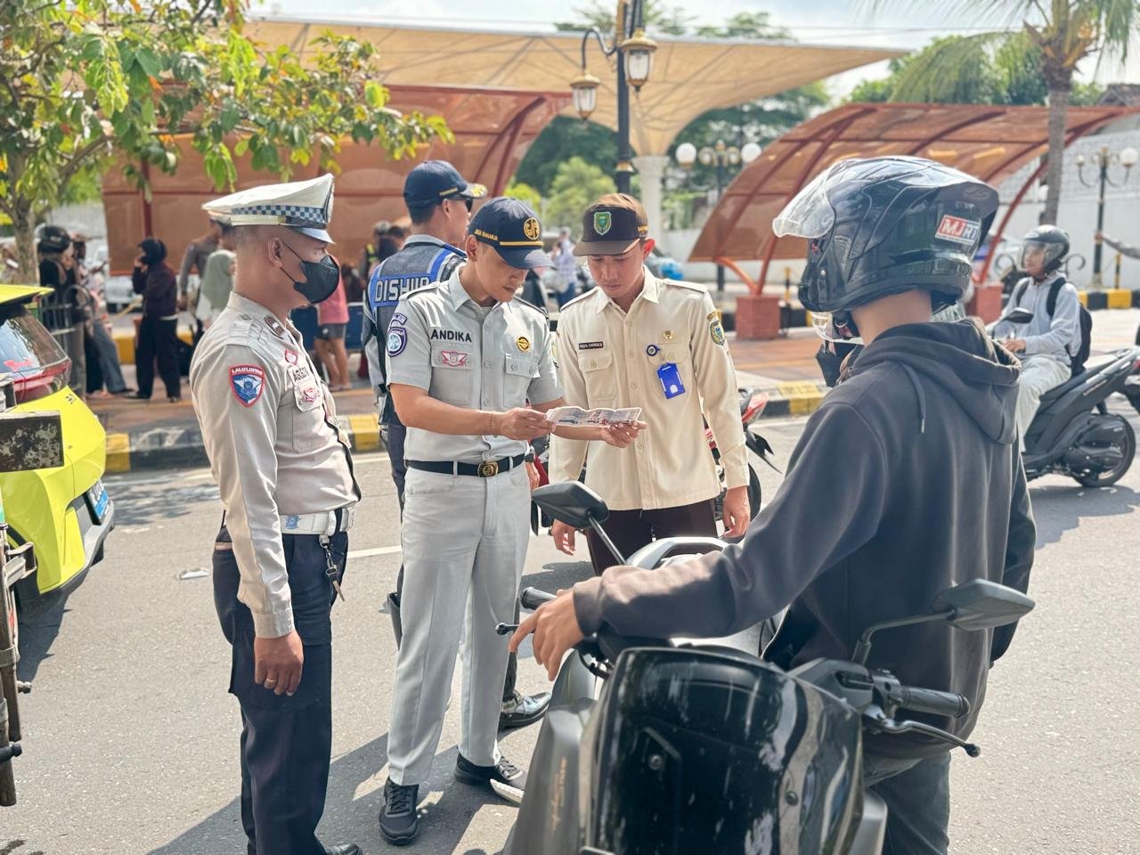 Tingkatkan Kepatuhan Tim Samsat Madiun Kota Kembali Laksanakan Operasi Gabungan