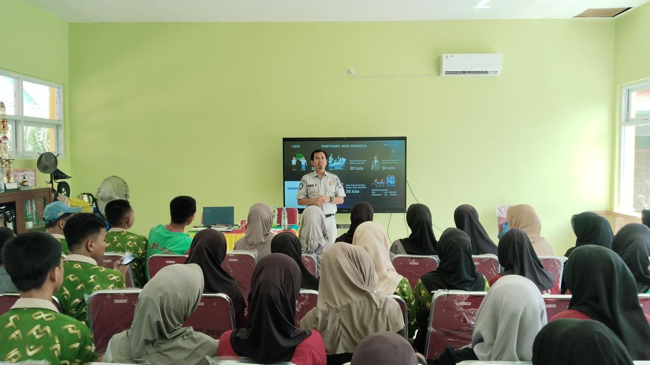 Jasa Raharja Parepare Perkuat Edukasi Keselamatan Lalu Lintas Untuk Generasi Muda Di SMAN 2 Pinrang