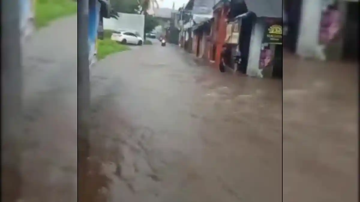 Hujan Deras Picu Banjir di Ciomas Bogor, 169 Jiwa Terdampak