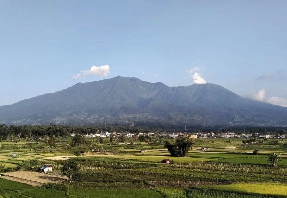 Gunung Marapi di Sumbar Erupsi, Tinggi Kolom Abu Capai 500 Meter