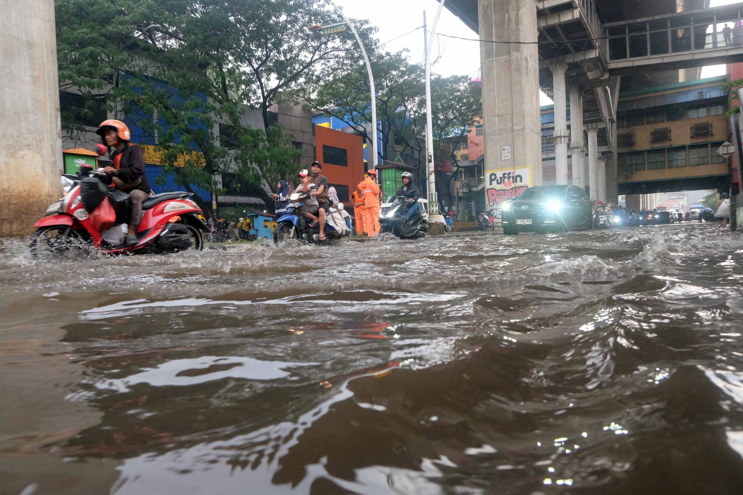 Banjir Jakarta Meluas, 115 RT Terdampak Usai Hujan Deras Semalam