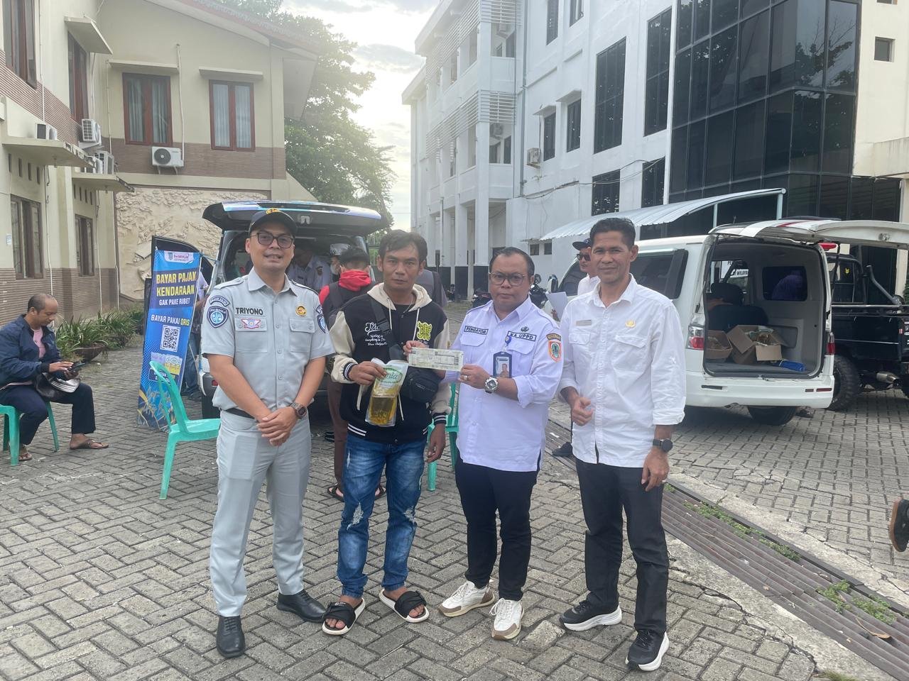 Tim Pembina Samsat Martapura Hadirkan Pelayanan Aktif, Pengendara Diajak Tertib Pajak