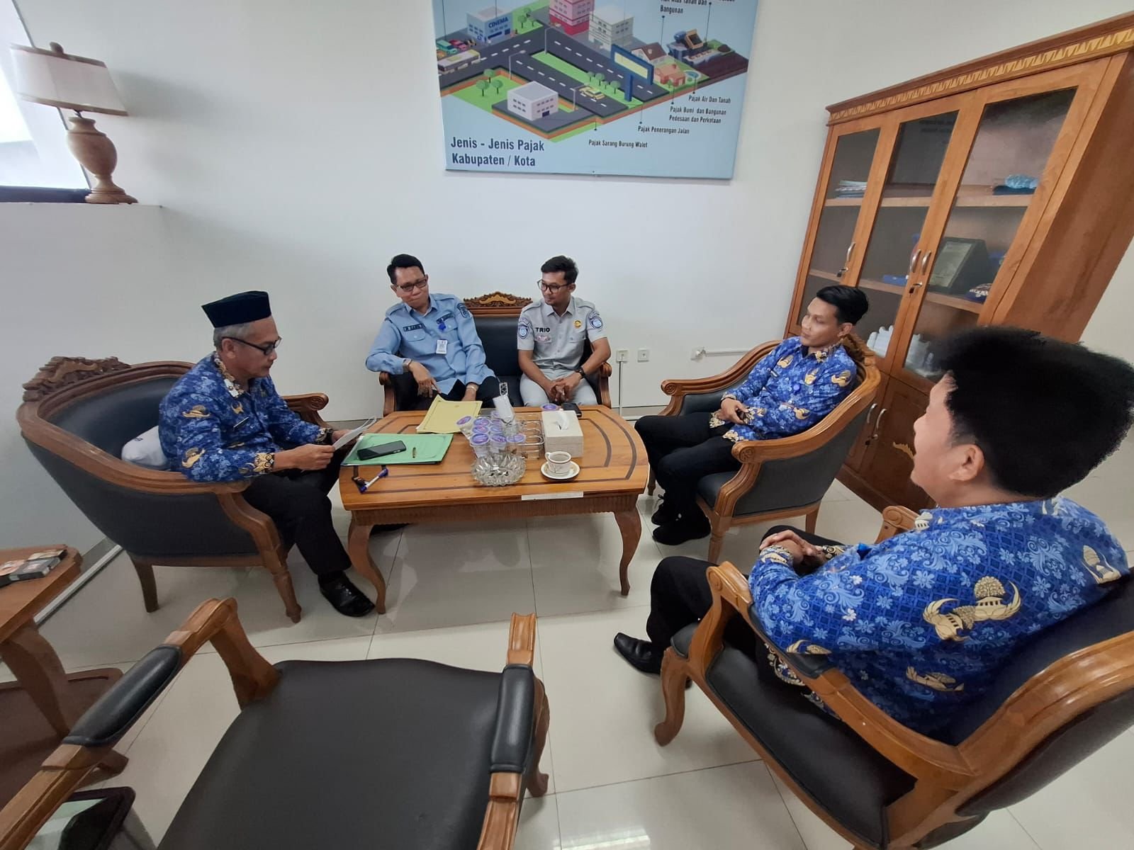 Penanggung Jawab Samsat Pesisir Barat Koordinasi Bersama Bapenda Bahas Sosialisasi Program Keringanan Pajak
