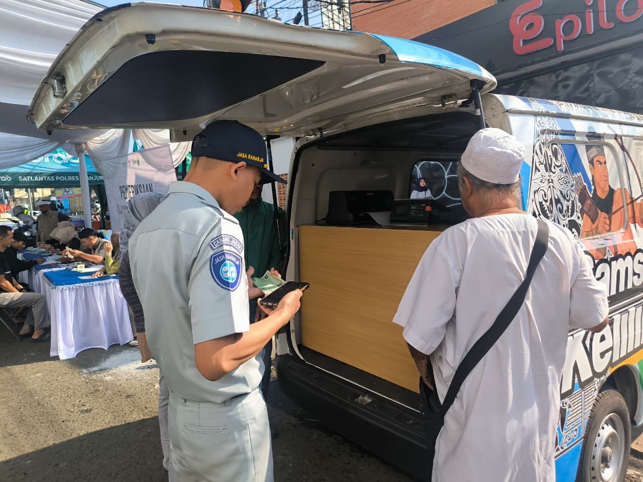 Tim Pembina Samsat Kabupaten Cianjur Gelar Operasi Pajak Kendaraan Bermotor di Terminal Pasir Hayam dan Tugu Lampu Gentur