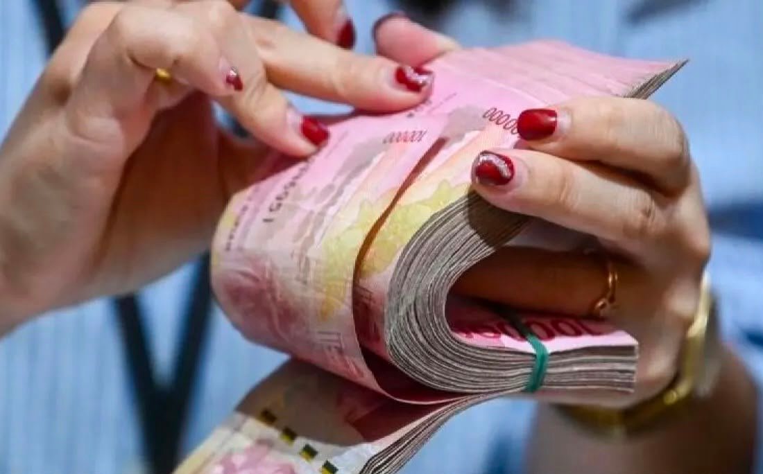 Rupiah Kembali Turun di Tengah Spekulasi Kenaikan Suku Bunga The Fed