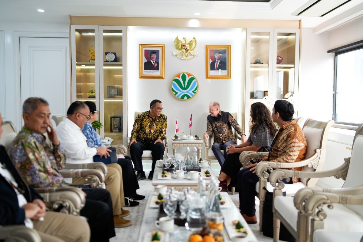 Menteri LH Dorong Pengembangan Green Jobs untuk Dukung Ekonomi Hijau Indonesia