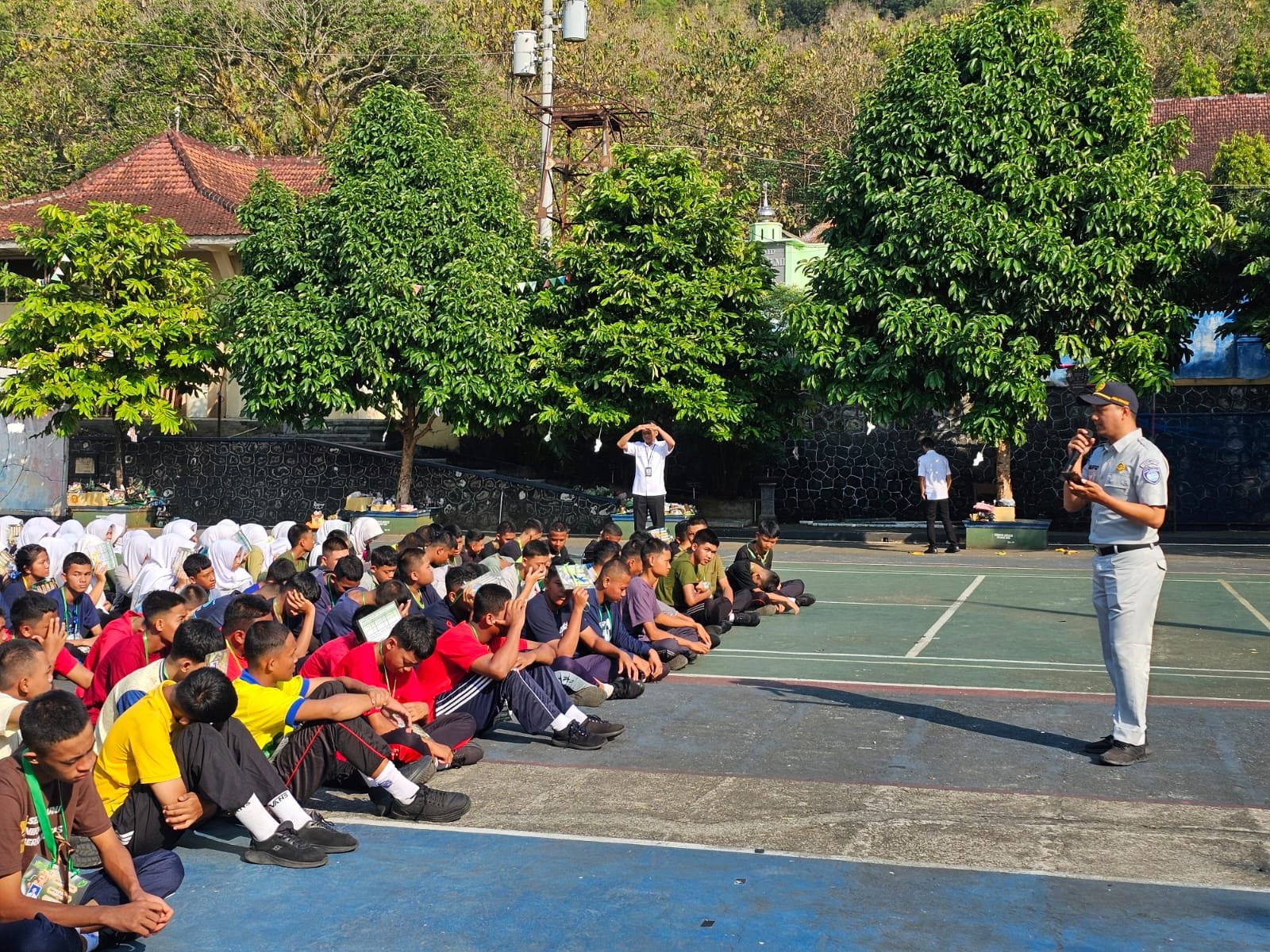 Jasa Raharja, Dishub, dan Satlantas Polres Wonogiri Edukasi Ratusan Pelajar SMA Negeri 3 Wonogiri untuk Menjadi Pelopor Keselamatan Berlalu Lintas
