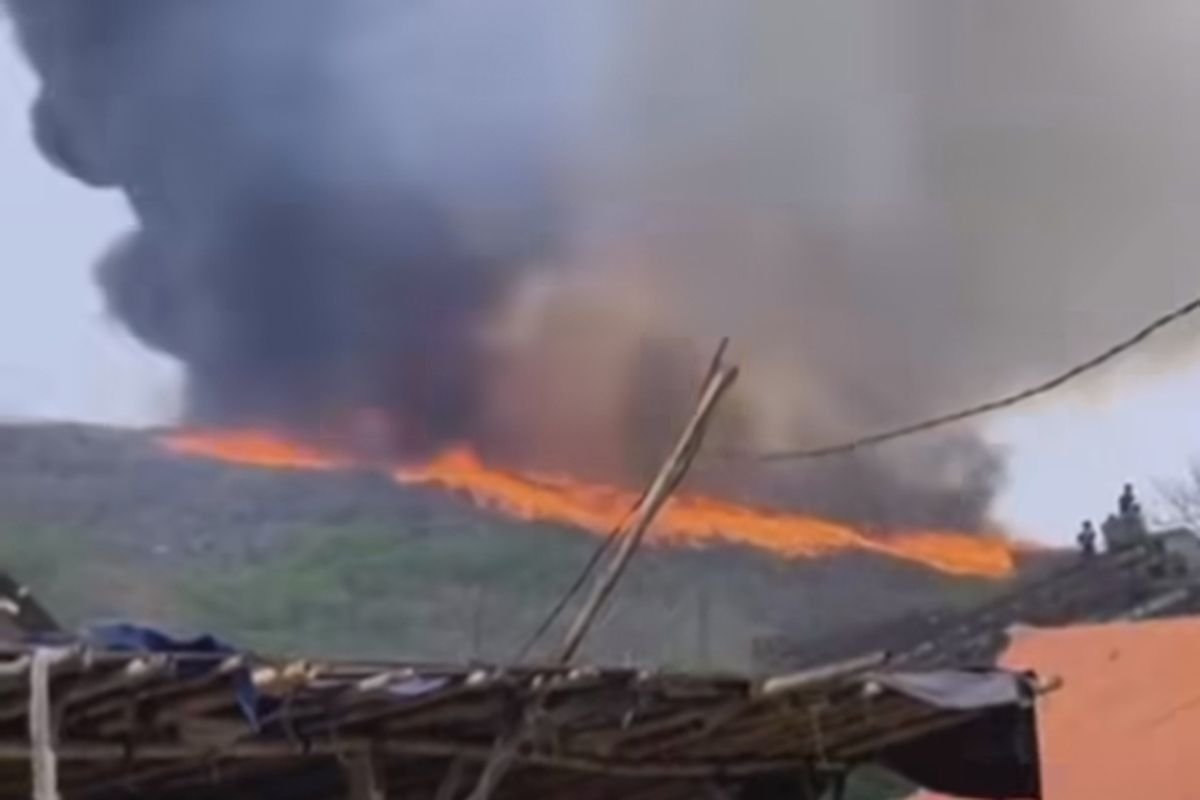 Musim Kemarau, Damkar Bekasi Siaga Antisipasi Kebakaran di TPA Sumurbatu dan Bantargebang