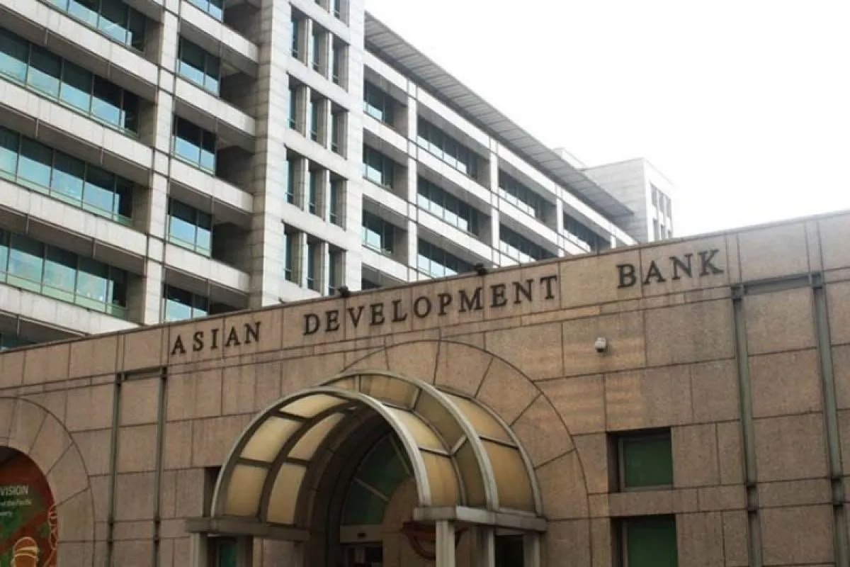 Di Tengah Tantangan Global, ADB Tahan Proyeksi Ekonomi Indonesia 5,2% pada 2026