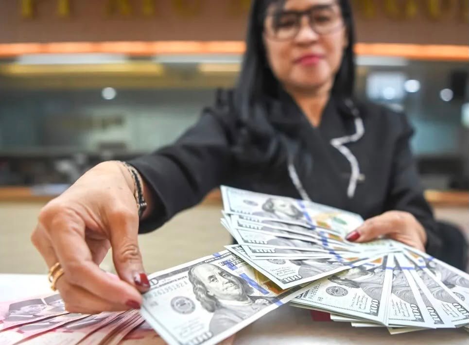 Antisipasi Suku Bunga BI, Kurs Rupiah Dibuka Berfluktuasi Melemah