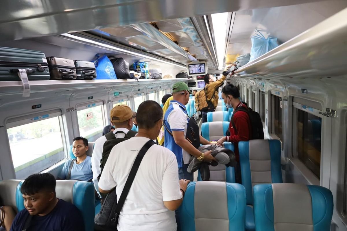 Penumpang KA Lokal KAI naik 13,59 persen pada semester I 2026