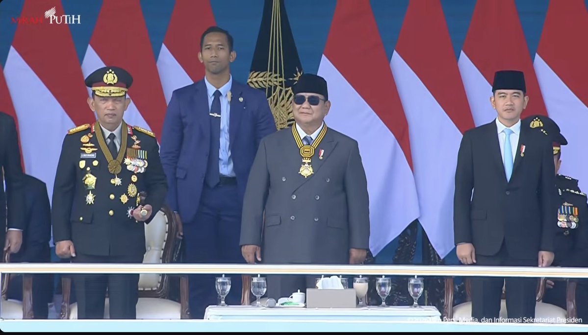 Presiden Prabowo Terima Medali Kehormatan Loka Praja Samrakshana dari Polri
