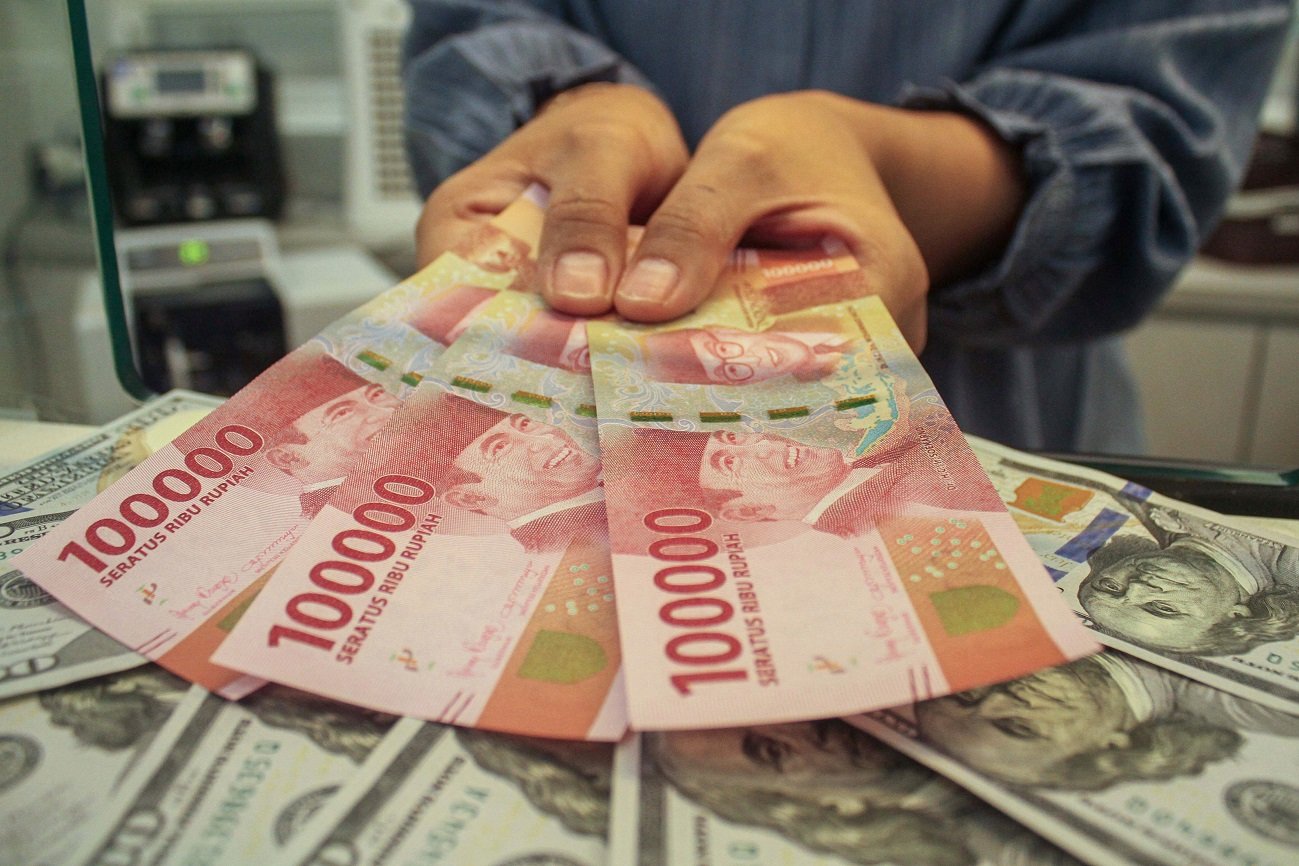 Kurs Rupiah Terkoreksi 0,21 Persen, Sentuh Rp17.944 per Dolar AS