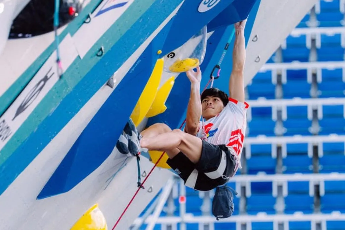 Veddriq, Aditya, dan Antasyafi Lolos ke Final World Climbing Series Chamonix 2026